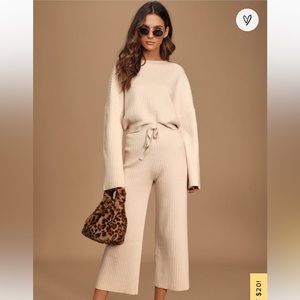 NWT Lulu’s Snuggly Style Pant & Sweater set, size S